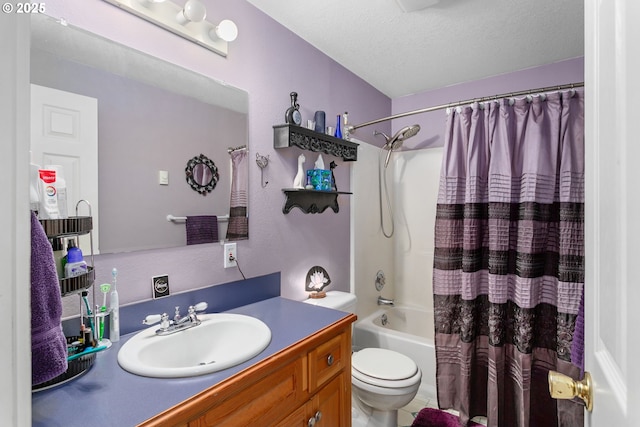 11215 NE 359th St, La Center, WA 98629 - bathroom featuring shower / bath combo, vanity, toilet, and a textured ceiling
