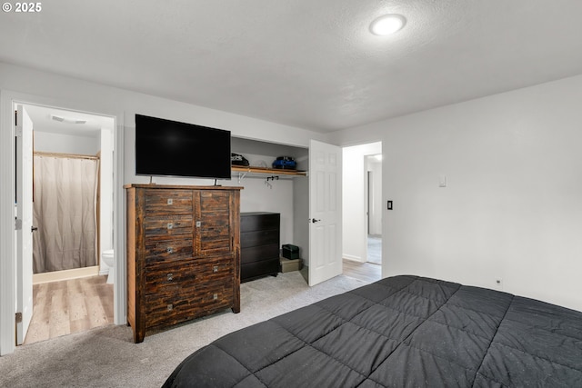 25191 Berry Ln, Veneta, OR 97487 - bedroom featuring light colored carpet and ensuite bath