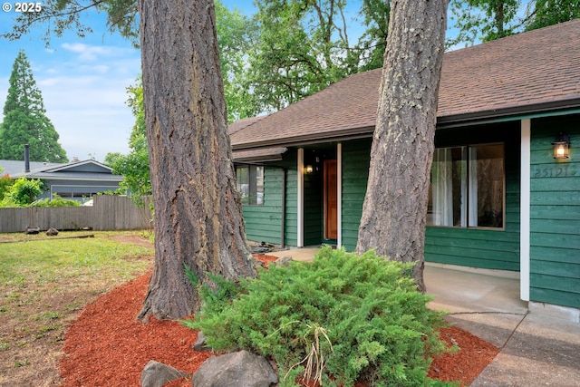 25191 Berry Ln, Veneta, OR 97487 - view of front of property featuring a shingled roof
