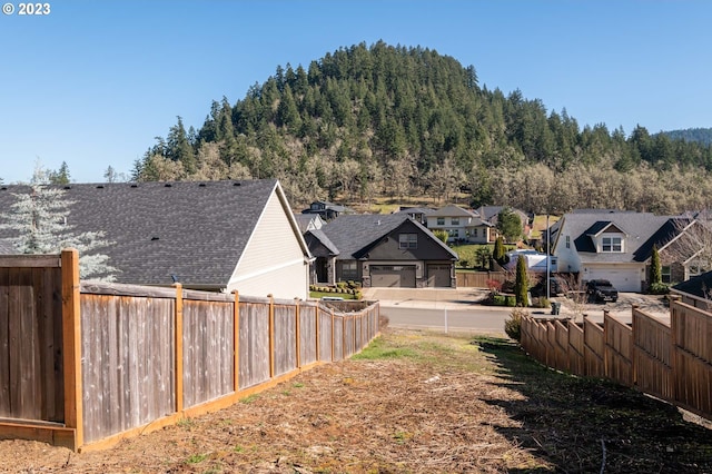 Listing photo 3 for 6195 Graystone Loop, Springfield OR 97478