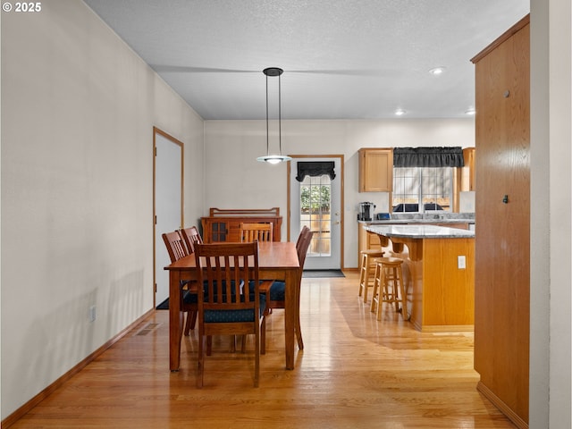 65679 E Alpine Way, Rhododendron, OR 97049 - dining area with recessed lighting, baseboards, light wood finished floors, and visible vents