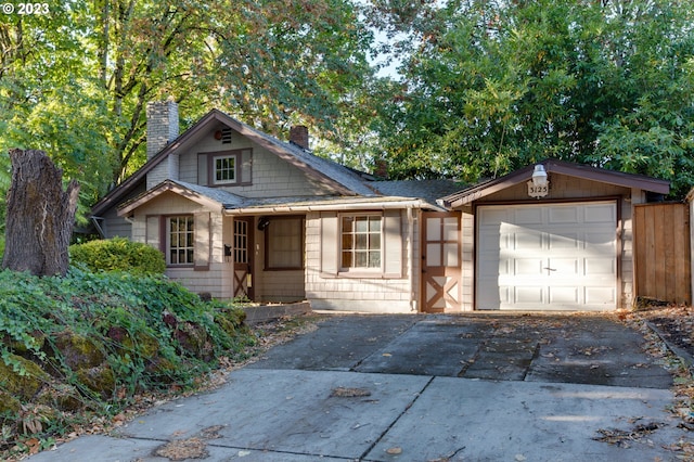 view of front facade with a garage