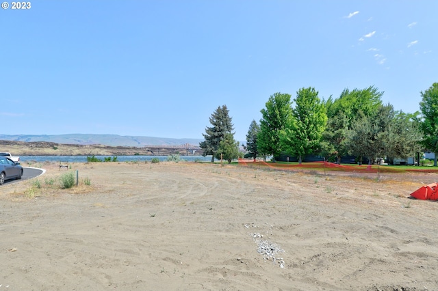 Listing photo 3 for 155 Southshore Ave, The Dalles OR 97058