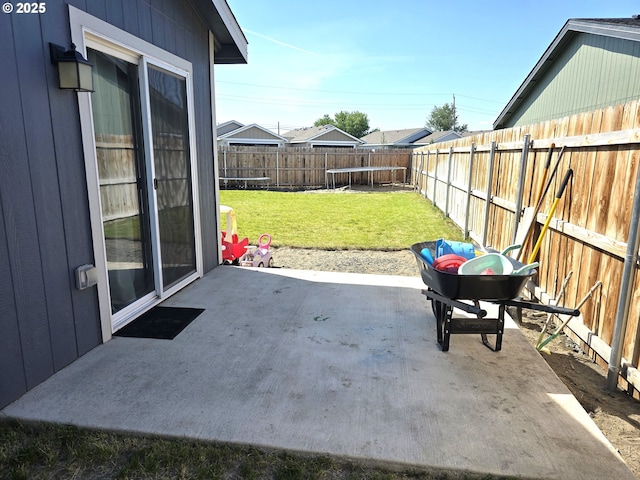 731 NE 11th St, Hermiston, OR 97838 - view of patio / terrace