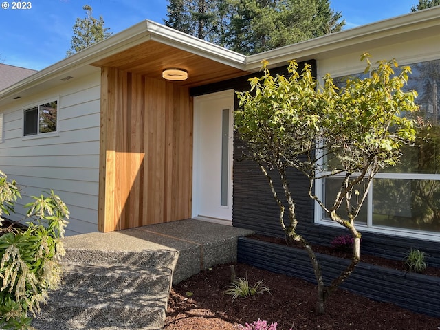 Listing photo 2 for 2020 Wembley Park Rd, Lake Oswego OR 97034