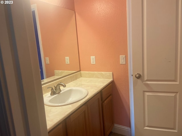 bathroom featuring large vanity