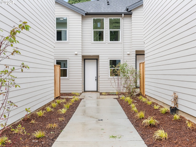 entrance to property featuring a patio area