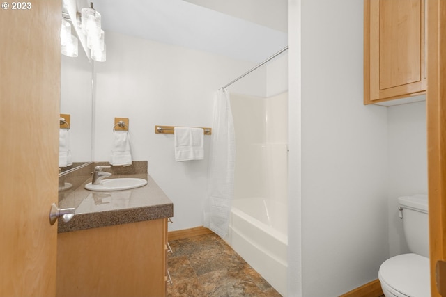 22000 SE Upper Matthews Creek Ln, Amity, OR 97101 - full bathroom featuring oversized vanity, toilet, shower / bath combo with shower curtain, and tile flooring