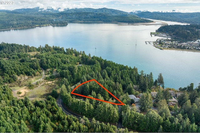 715/725 NW Highland Cir, Waldport, OR 97394