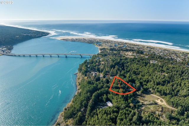 715/725 NW Highland Cir, Waldport, OR 97394