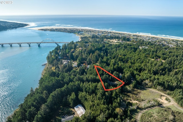715/725 NW Highland Cir, Waldport, OR 97394