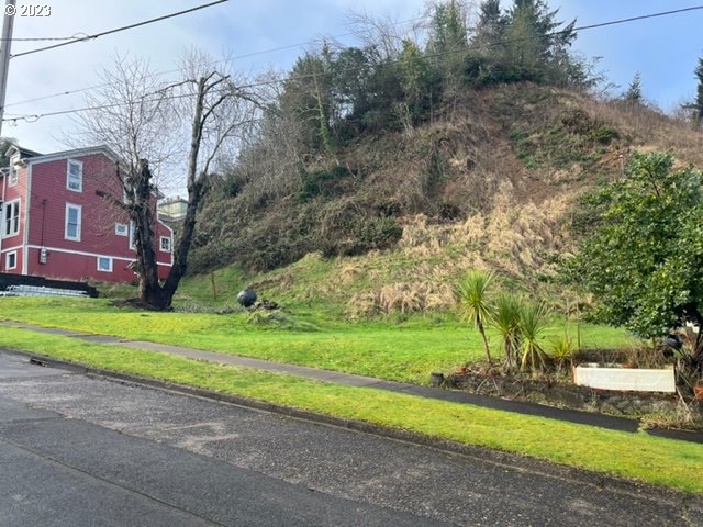 451 6th St, Astoria OR, 97103 land for sale