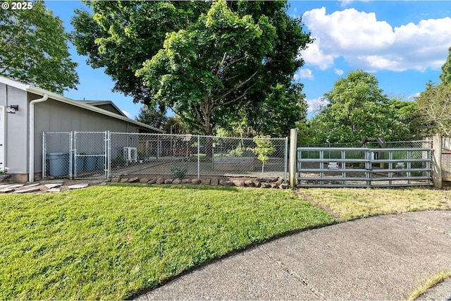 view of yard featuring a gate