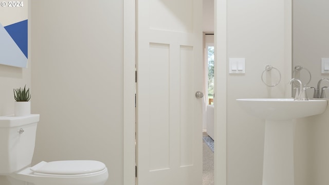 1717 Seven Mile Ln, Albany, OR 97322 - half bath with toilet and baseboards