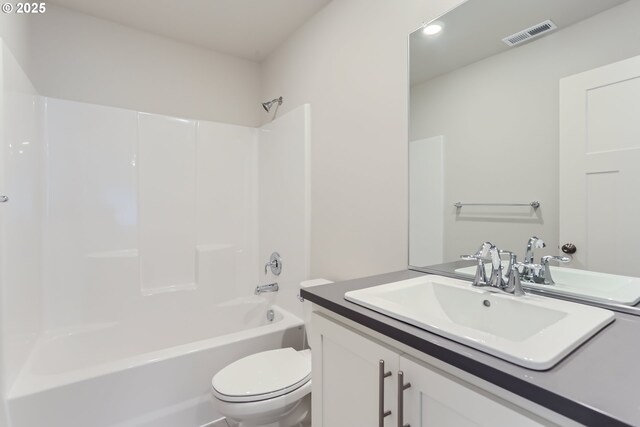 1717 Seven Mile Ln, Albany, OR 97322 - full bath featuring toilet, vanity, bathtub / shower combination, and recessed lighting