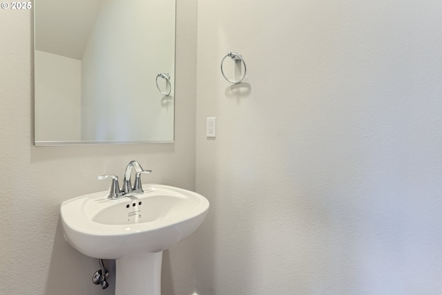 1717 Seven Mile Ln, Albany, OR 97322 - bathroom featuring a sink