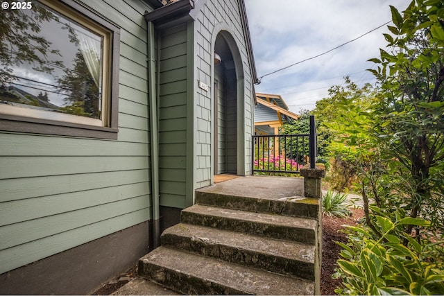 1405 NE 47th Ave, Portland, OR 97213 - view of staircase
