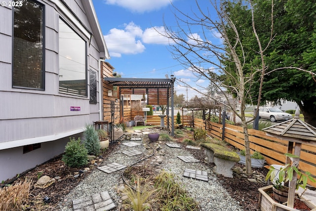 view of yard featuring a pergola