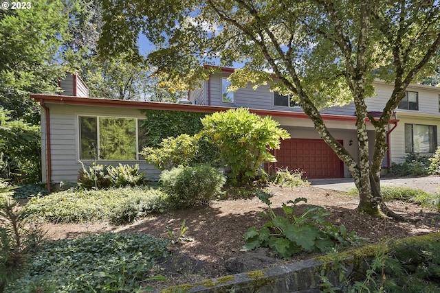 view of front facade with a garage