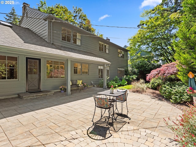 1209 Lake Garden Ct, Lake Oswego, OR 97034 - view of patio featuring outdoor dining space