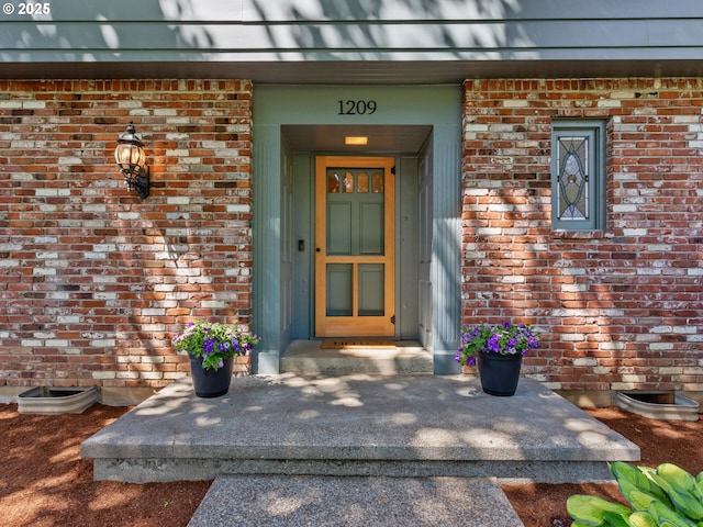 1209 Lake Garden Ct, Lake Oswego, OR 97034 - entrance to property with brick siding