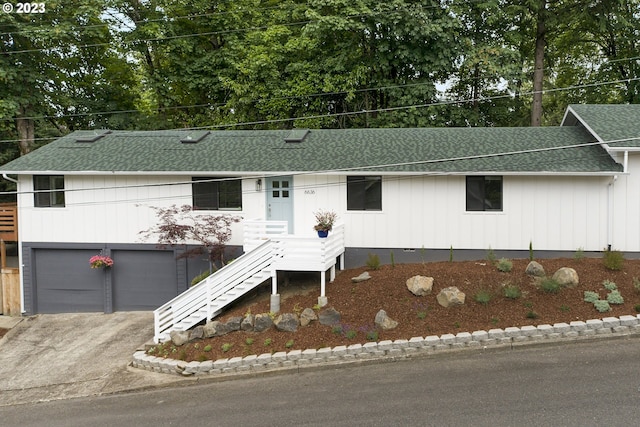 view of front facade with a garage