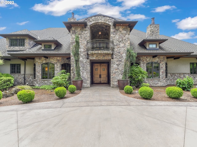 view of front of property featuring french doors