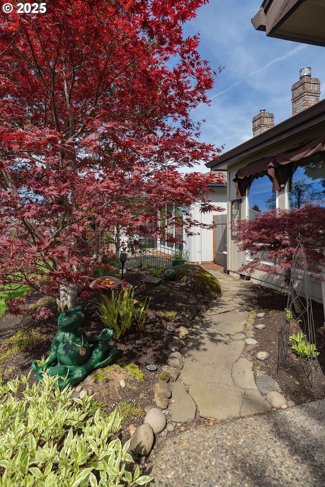 2037 NE 158th Pl, Portland, OR 97230 - view of yard with fence