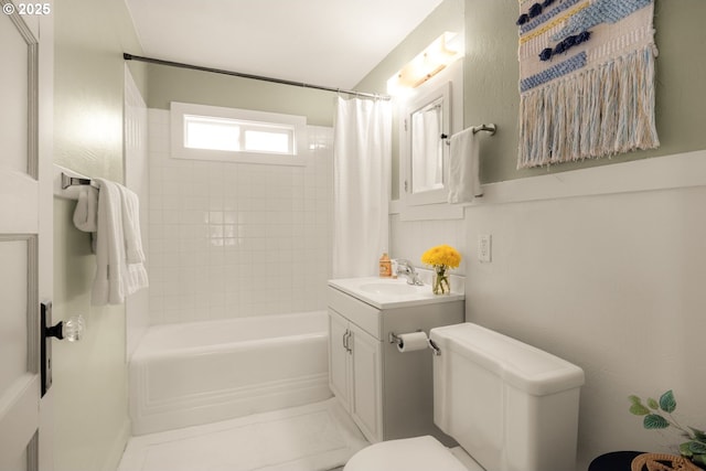 5414 NE 47th Ave, Portland, OR 97218 - bathroom with vanity, toilet, and shower / tub combo with curtain