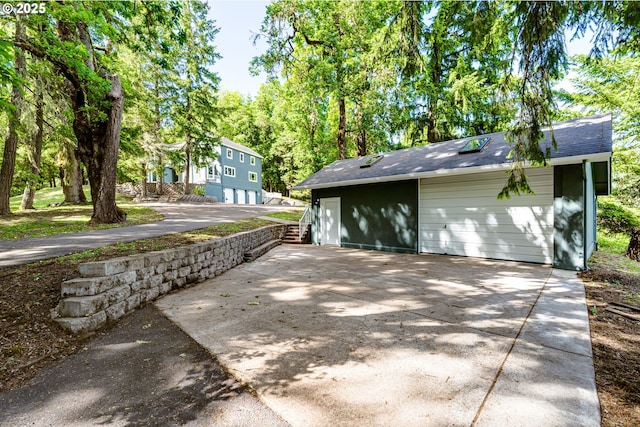 27161 Briggs Hill Rd, Eugene, OR 97405 - view of garage