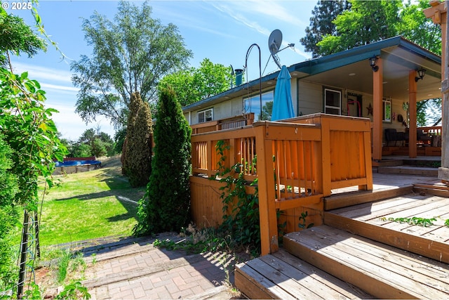 78613 Powerline Rd, Hermiston, OR 97838 - wooden deck featuring a lawn and a patio