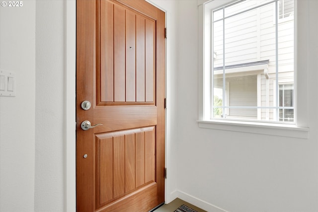 28671 SW Orleans Ave, Wilsonville, OR 97070 - entryway with baseboards