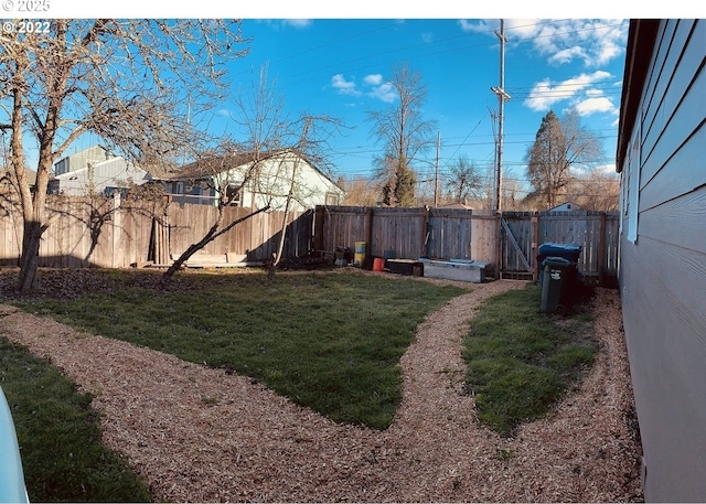 1875 W 18th Ave, Eugene, OR 97402 - view of yard with a fenced backyard