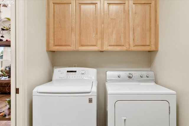 853 NE Cobblestone Ct, Prineville, OR 97754 - washroom with washer and clothes dryer and cabinet space