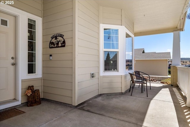 853 NE Cobblestone Ct, Prineville, OR 97754 - entrance to property featuring covered porch