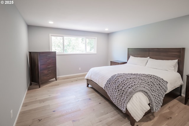 2915 Chuckanut St, Eugene, OR 97408 - bedroom featuring light wood finished floors and recessed lighting