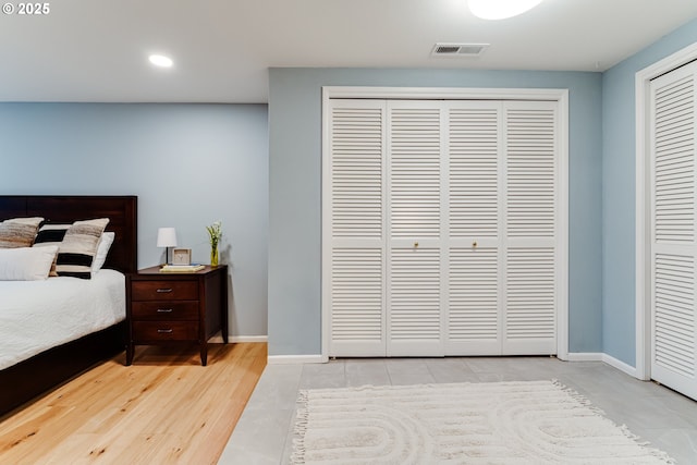2915 Chuckanut St, Eugene, OR 97408 - tiled bedroom featuring recessed lighting and baseboards
