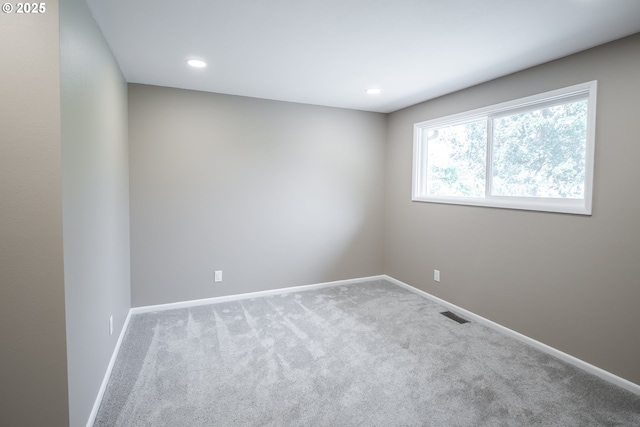 2915 Chuckanut St, Eugene, OR 97408 - carpeted empty room with recessed lighting