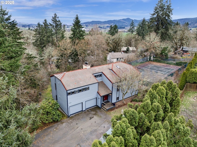 bird's eye view with a mountain view