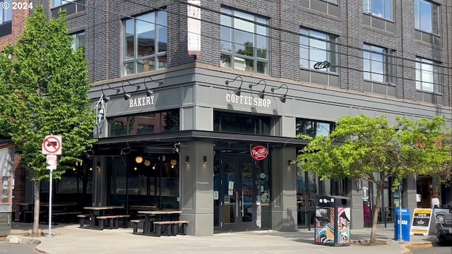 3481 NW Thurman St, Portland, OR 97210