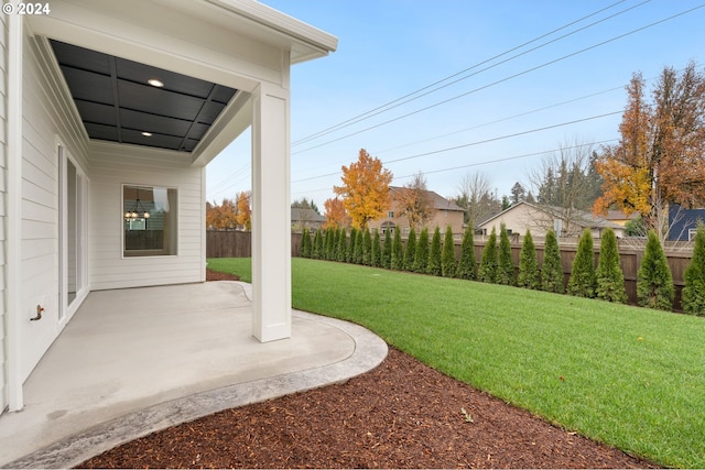 view of yard featuring a patio area