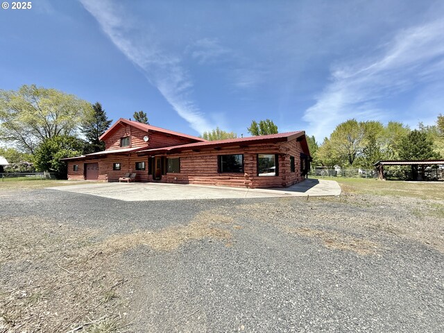 530 Riverside Dr, Burns, OR 97720 - view of front of property featuring driveway
