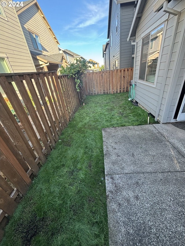 view of yard with a patio area