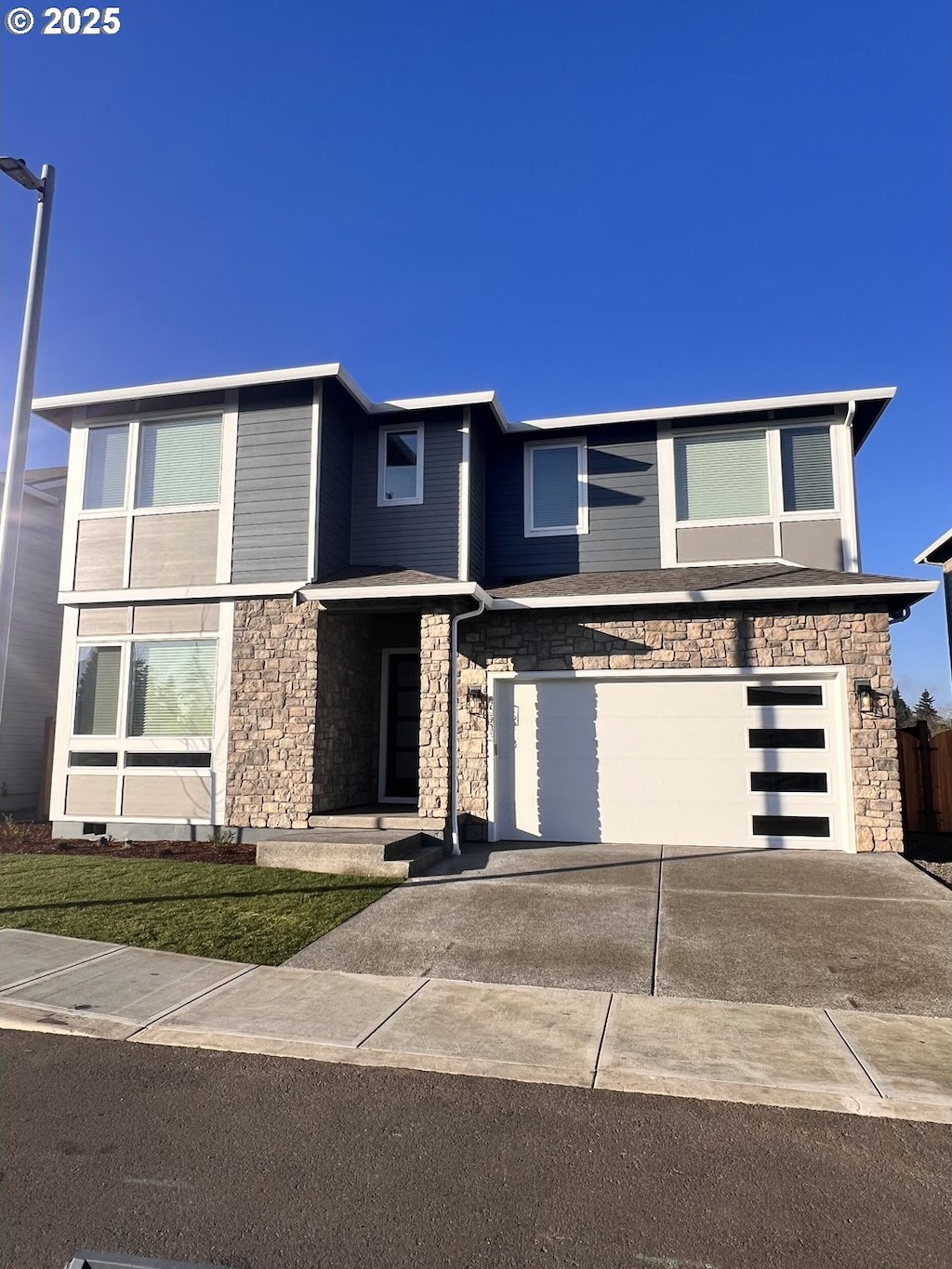 view of front of home featuring a garage