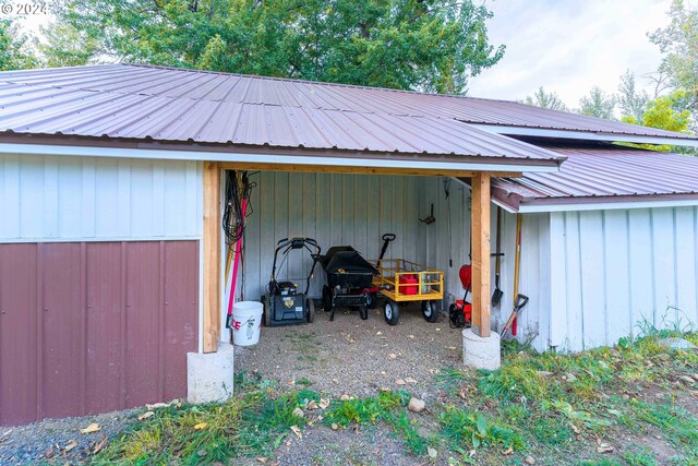 view of outbuilding