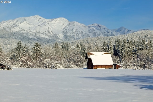 property view of mountains