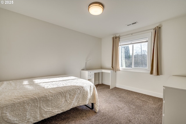 bedroom with carpet flooring