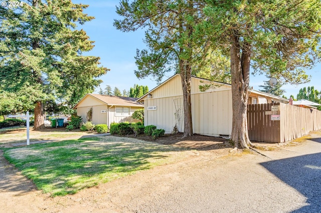 view of front of house with a front yard