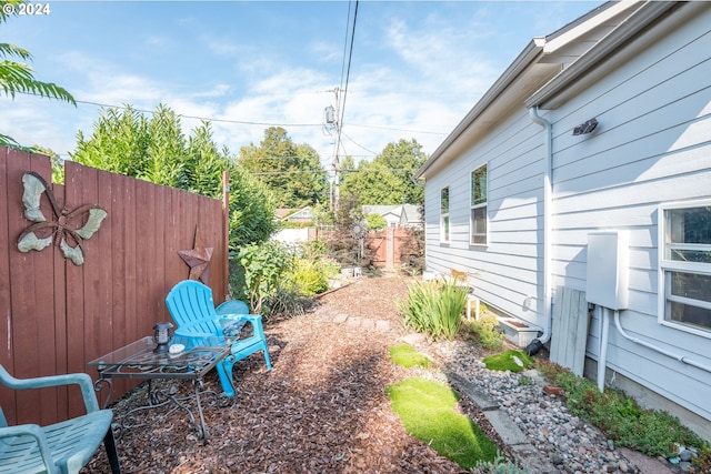 2405 Maple St, Longview, WA 98632 - view of yard with fence private yard