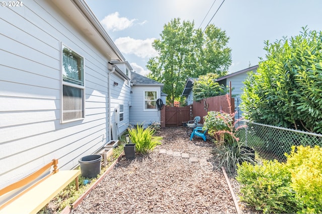 2405 Maple St, Longview, WA 98632 - view of yard featuring fence
